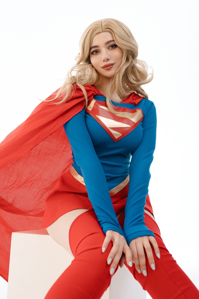 Alina Becker – Supergirl