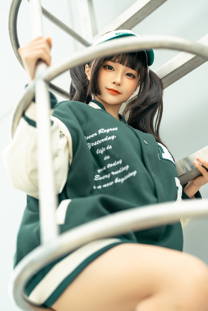 Chunmomo 蠢沫沫 – Baseball Girl