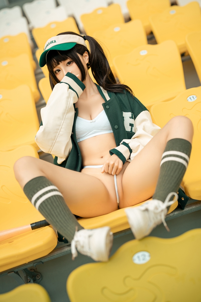 Chunmomo 蠢沫沫 – Baseball Girl