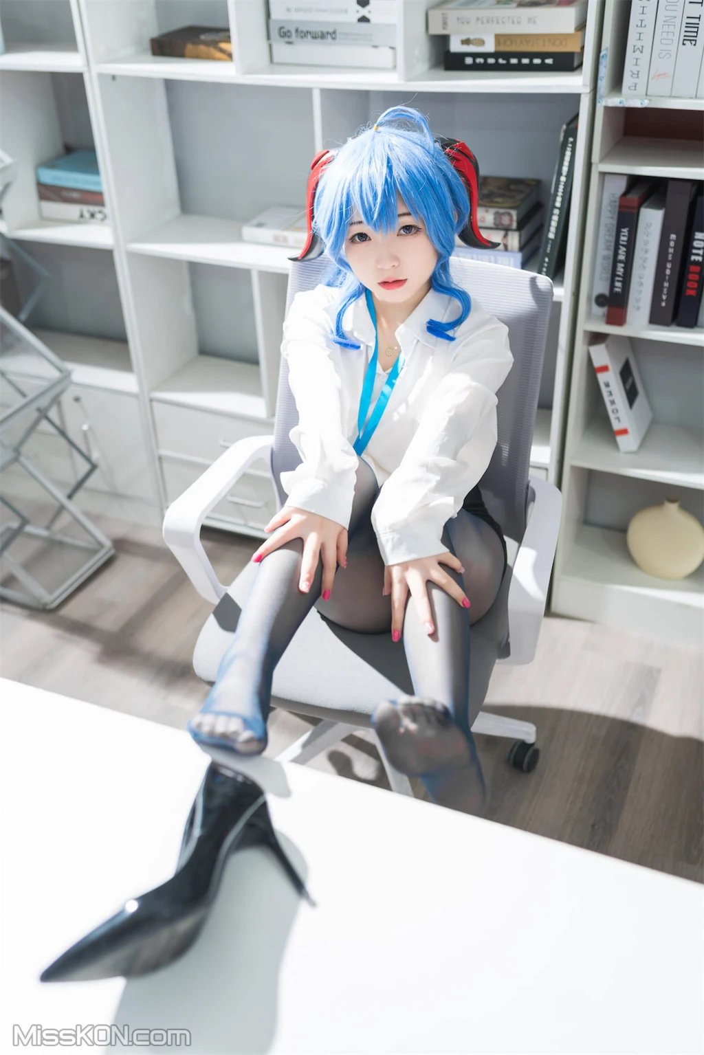 Coser@花铃_ 甘雨秘书OL [93P]