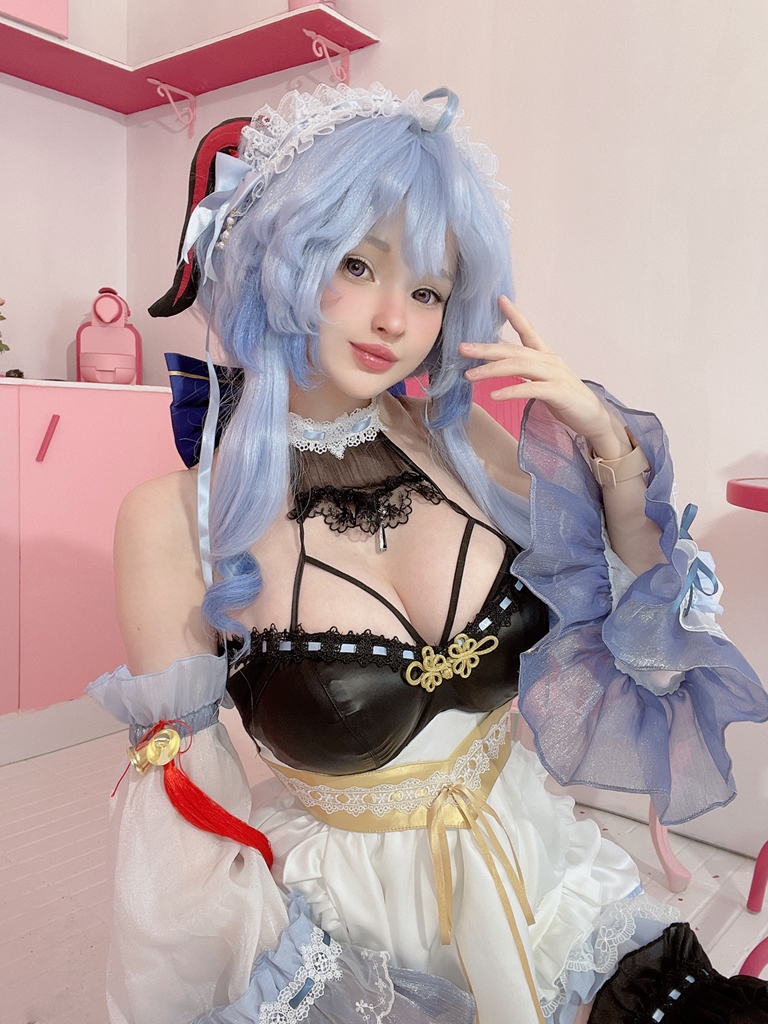 Ganyu Maid Cosplay