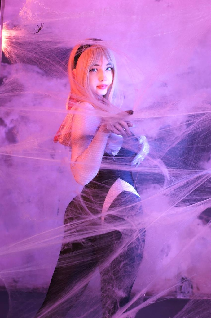 Kiko Baka – Spider-Gwen