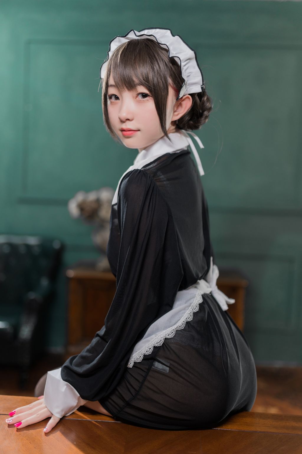 Coser@花铃_ 黑丝透明短裙女仆 [65P]