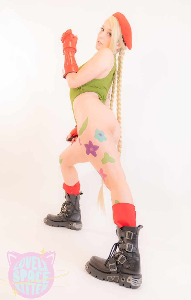 LovelySpaceKitten – Cammy White