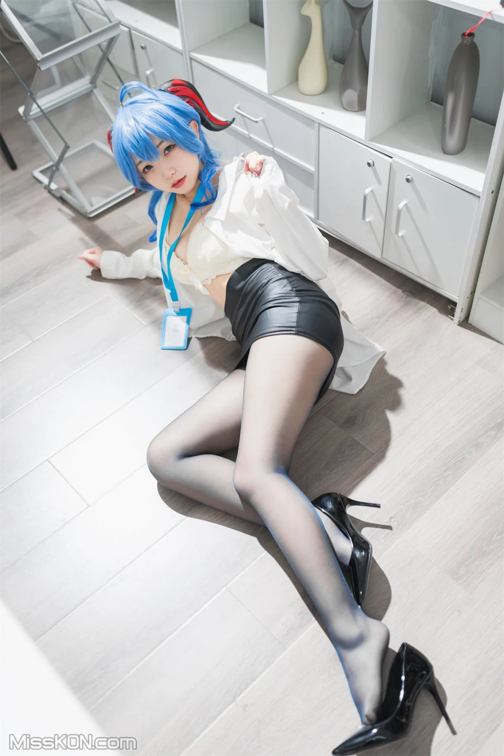 Coser@花铃_ 甘雨秘书OL [93P]