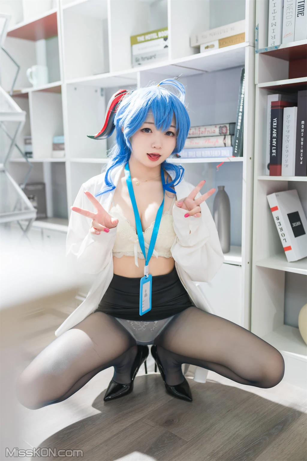 Coser@花铃_ 甘雨秘书OL [93P]