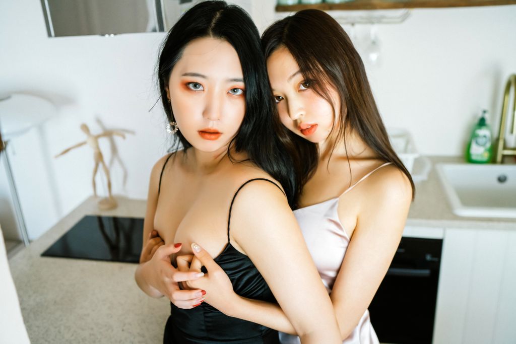 Mona (모나) vs Dame (담) - Relationship - Moon Night Snap [76P]