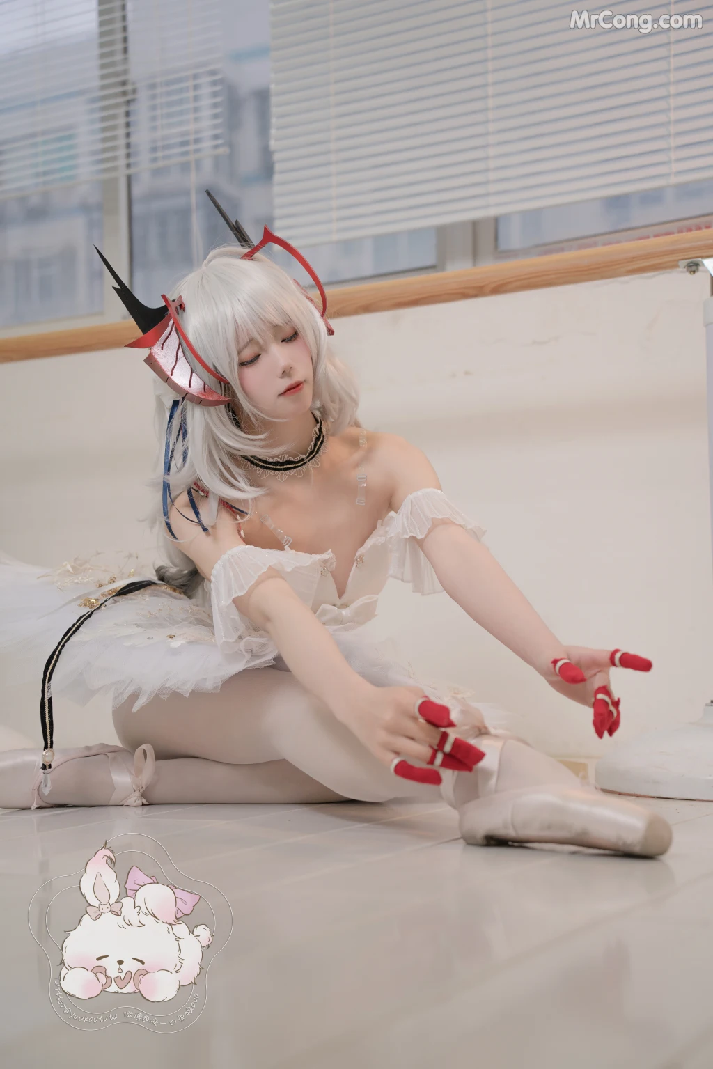 Coser@黏黏团子兔_ W天鹅之舞 [55P]