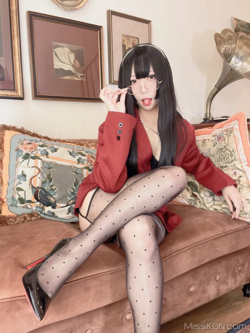 Coser@Money冷冷 No.035_ 红西装 [79P]