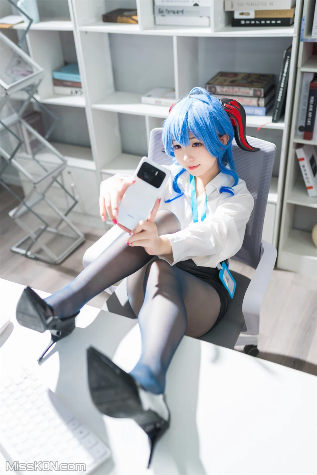 Coser@花铃_ 甘雨秘书OL [93P]