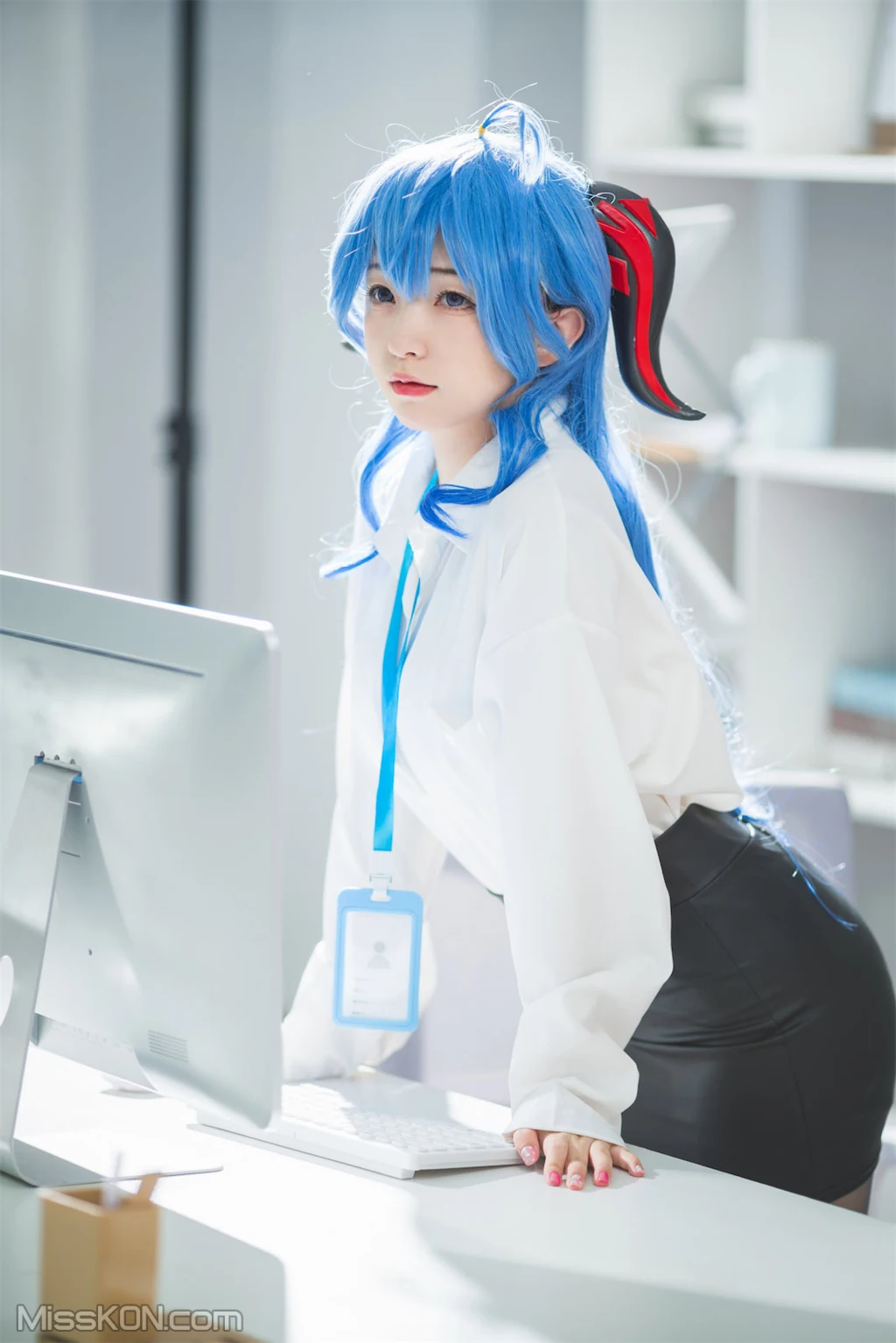 Coser@花铃_ 甘雨秘书OL [93P]