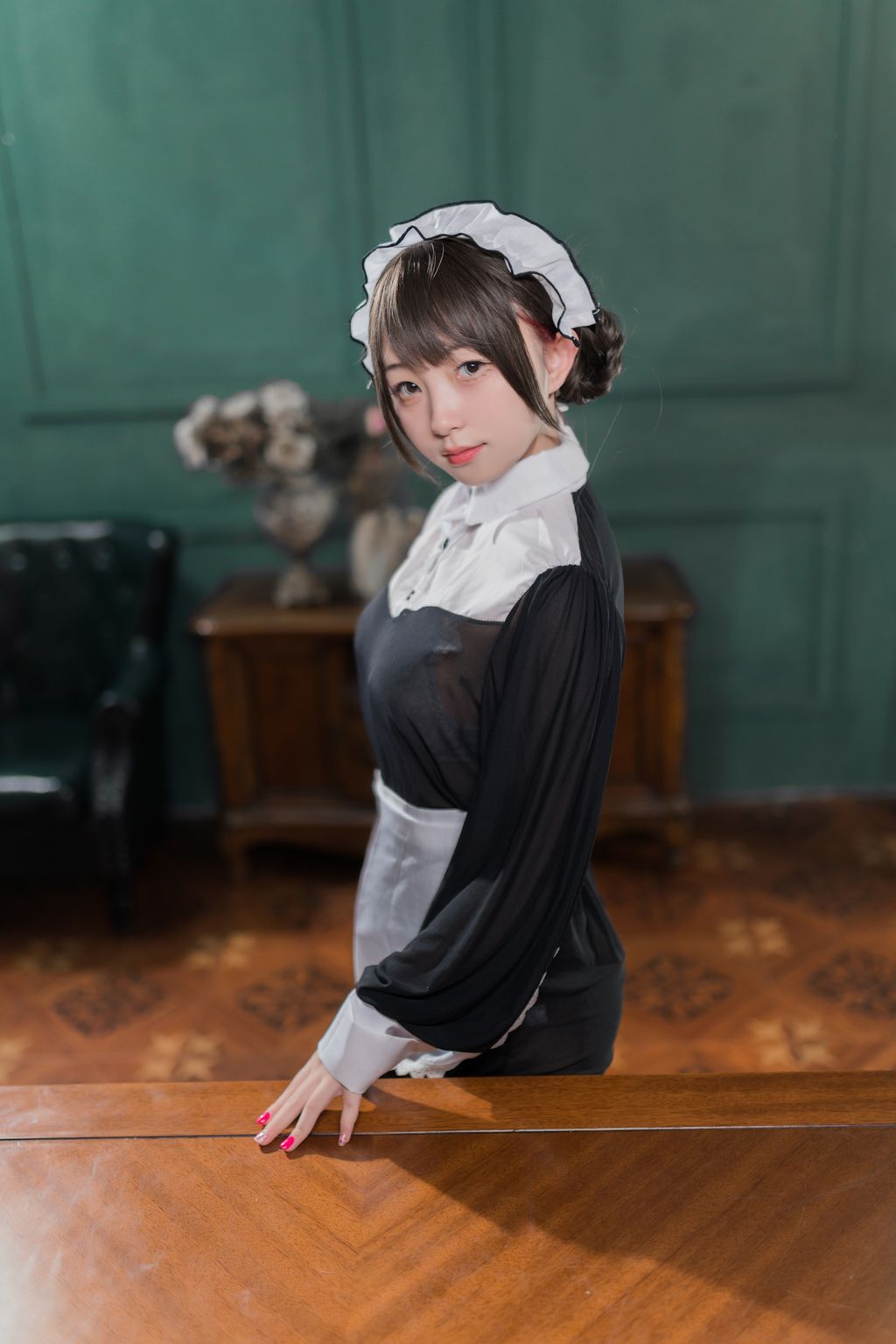 Coser@花铃_ 黑丝透明短裙女仆 [65P]