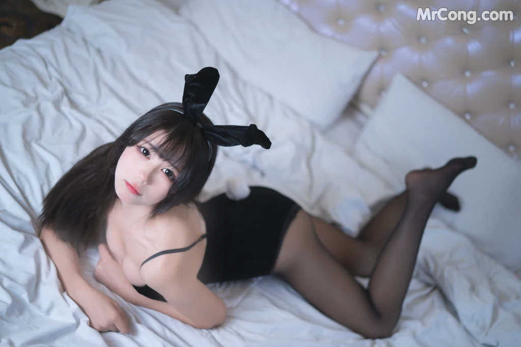 Coser@黏黏团子兔_ Night兔女郎 [21P]