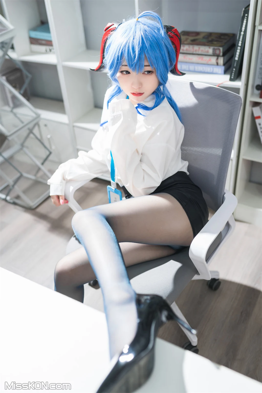 Coser@花铃_ 甘雨秘书OL [93P]