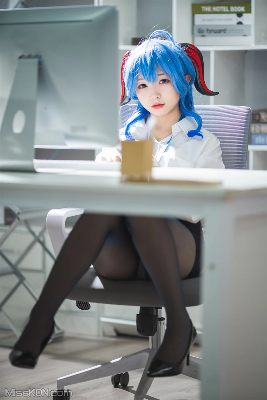 Coser@花铃_ 甘雨秘书OL [93P]