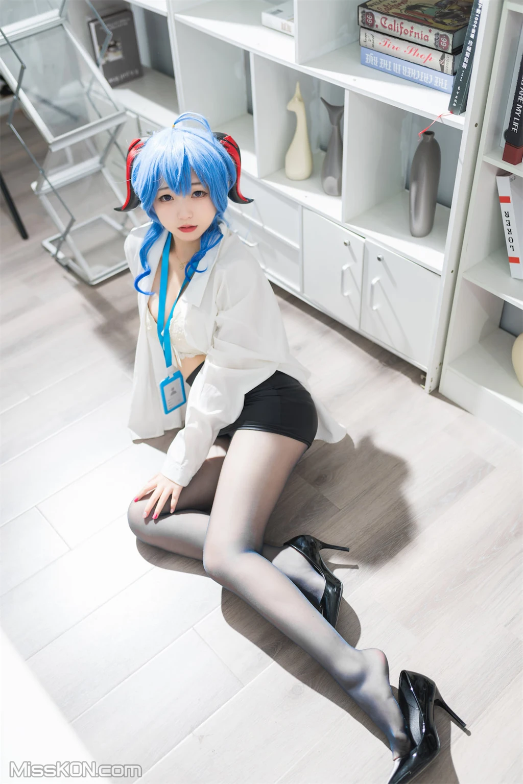 Coser@花铃_ 甘雨秘书OL [93P]