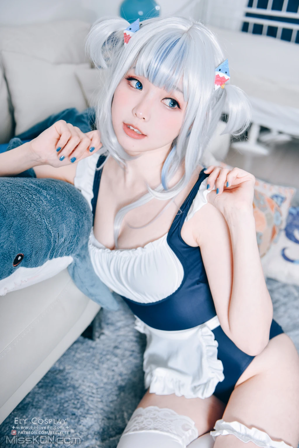 Coser@Ely_eee (ElyEE子)_ Gura Swimsuit [19P]