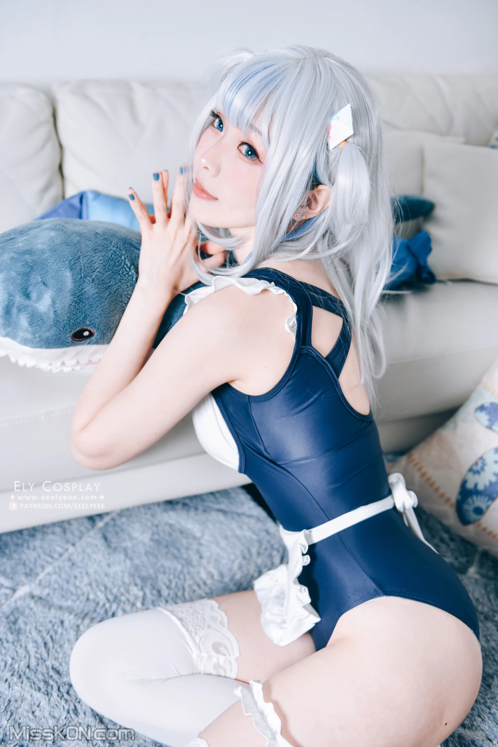 Coser@Ely_eee (ElyEE子)_ Gura Swimsuit [19P]