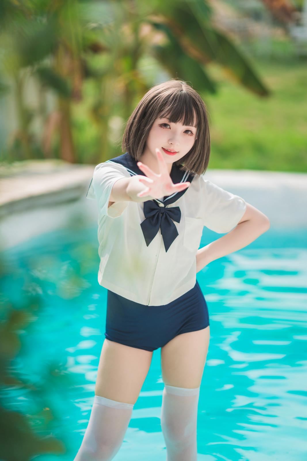 网络美女花铃JK死库水主题泳池性感死库水配白丝袜湿身秀翘臀美腿迷人诱惑写真 [109P]