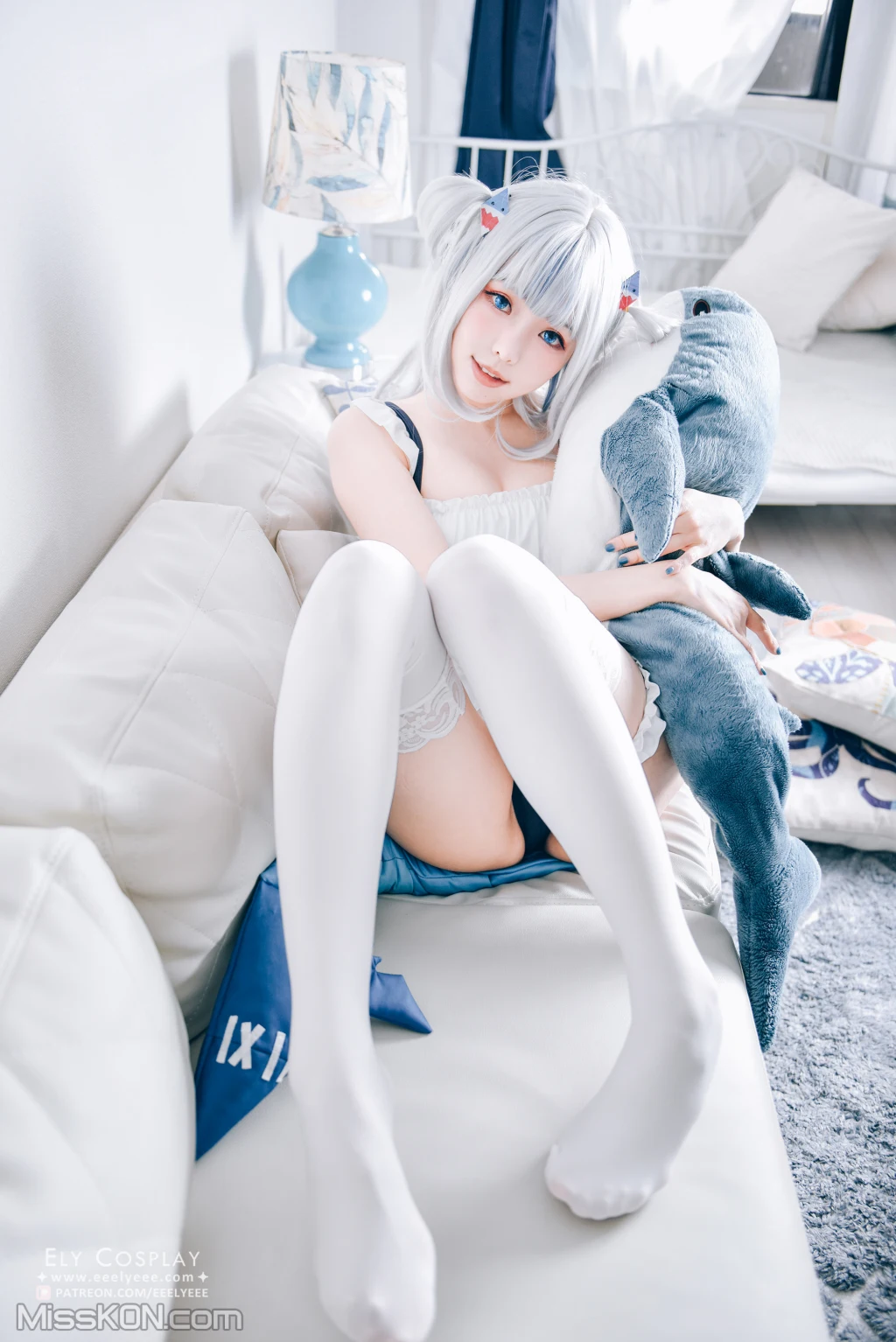 Coser@Ely_eee (ElyEE子)_ Gura Swimsuit [19P]