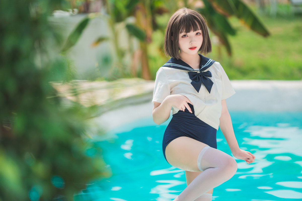 网络美女花铃JK死库水主题泳池性感死库水配白丝袜湿身秀翘臀美腿迷人诱惑写真 [109P]