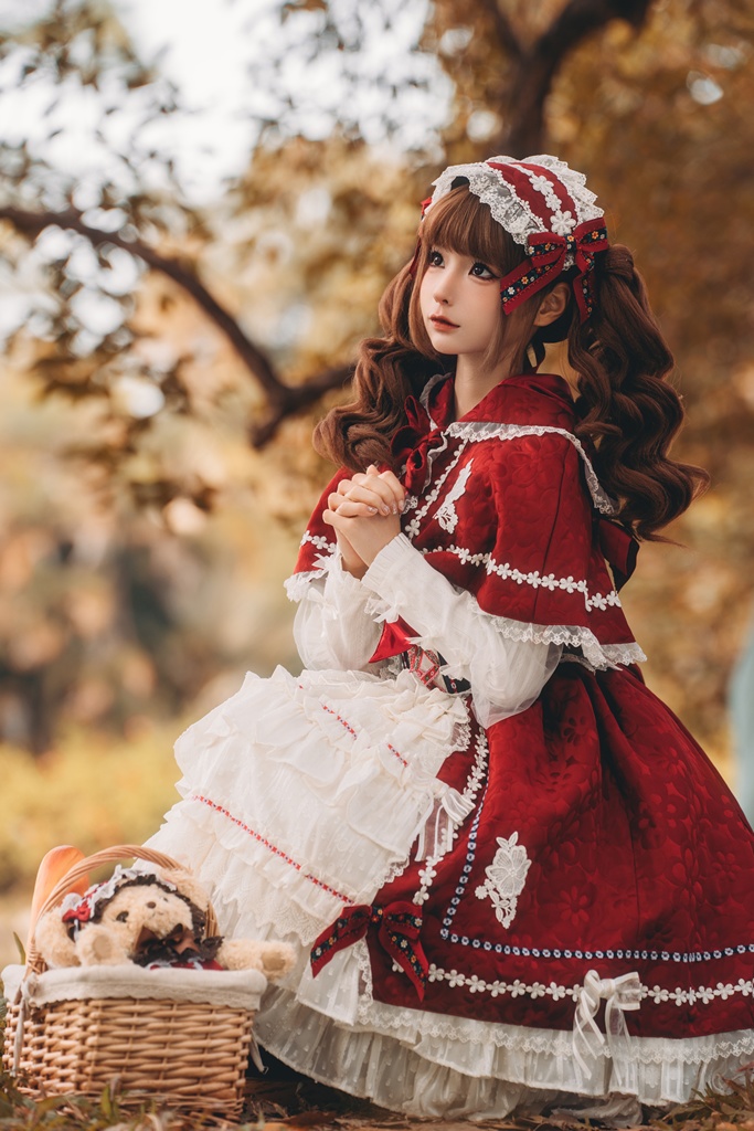 Chunmomo 蠢沫沫 – Little Red Riding Hood