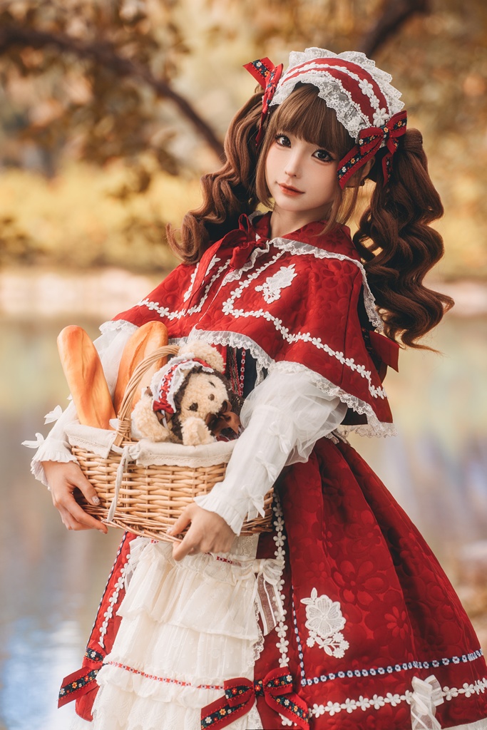 Chunmomo 蠢沫沫 – Little Red Riding Hood