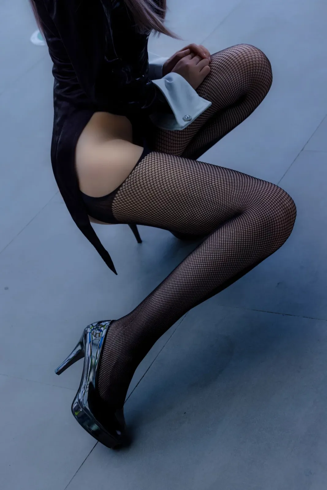 网络美女疯猫ss紫发礼服兔主题性感黑色皮质服饰配黑网吊袜秀完美身材诱惑写真 [42P]