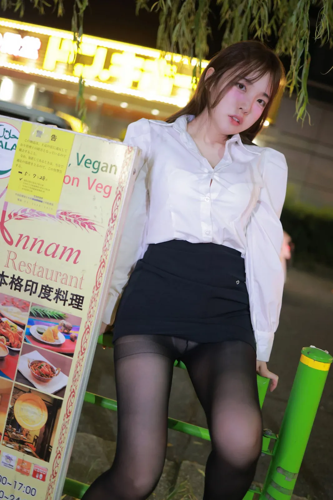 韩国美女主播Momorina-GINZA OL主题性感白T配黑短裙露超薄黑丝秀美腿诱惑写真 [82P]