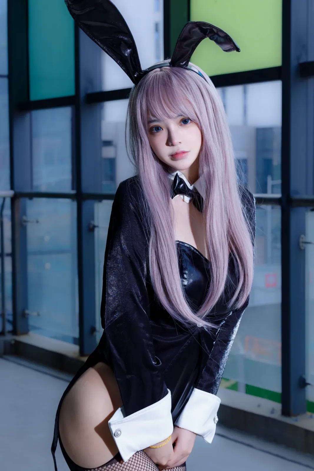 网络美女疯猫ss紫发礼服兔主题性感黑色皮质服饰配黑网吊袜秀完美身材诱惑写真 [42P]