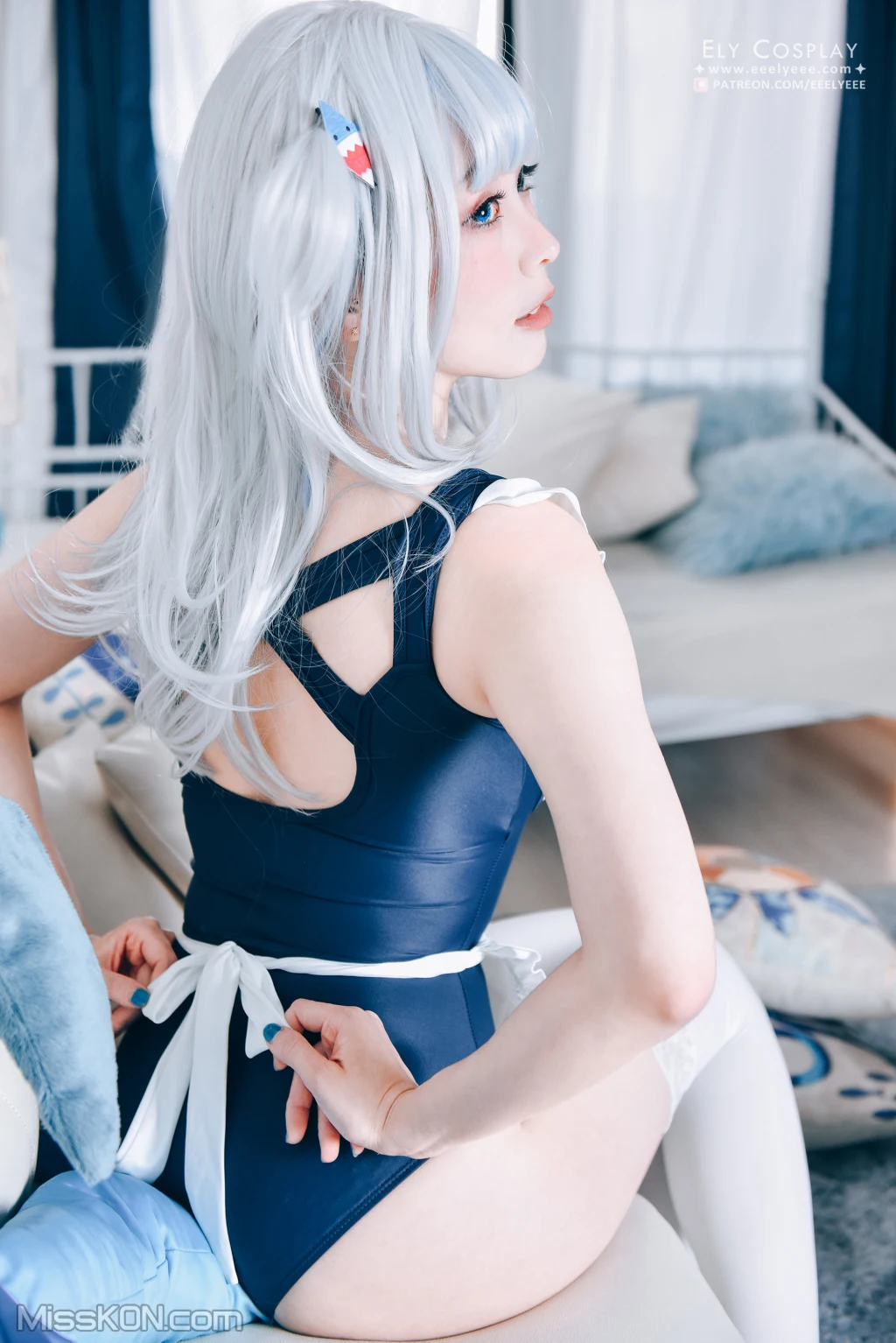 Coser@Ely_eee (ElyEE子)_ Gura Swimsuit [19P]