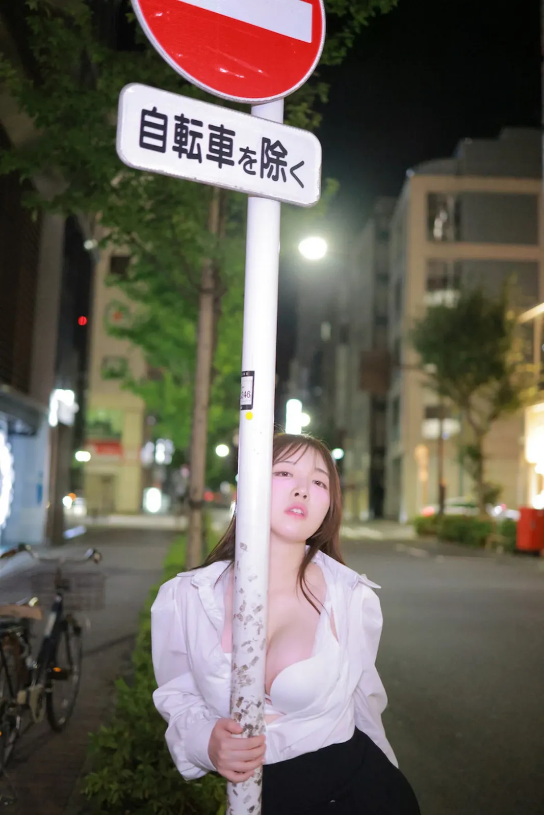 韩国美女主播Momorina-GINZA OL主题性感白T配黑短裙露超薄黑丝秀美腿诱惑写真 [82P]