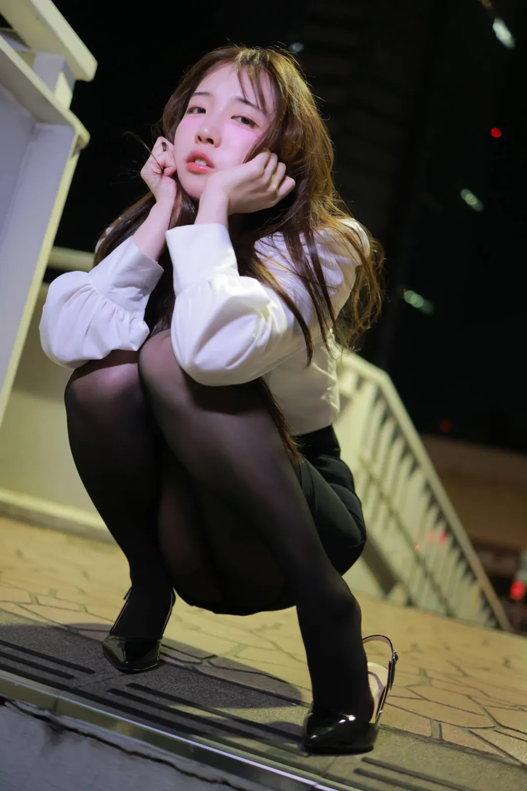 韩国美女主播Momorina-GINZA OL主题性感白T配黑短裙露超薄黑丝秀美腿诱惑写真 [82P]