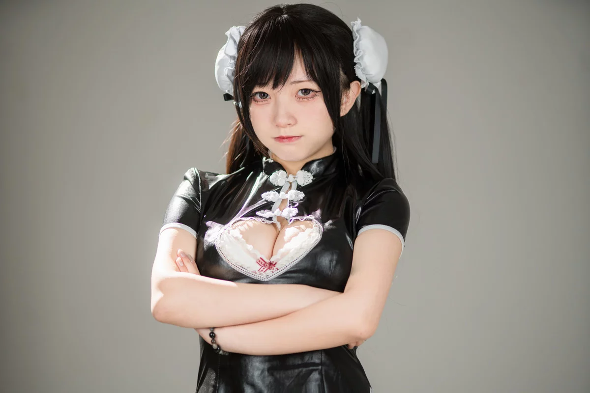 网络美女花铃功夫阿花主题私房性感黑色高开旗袍服饰配白丝吊袜秀完美身材诱惑写真 [123P]