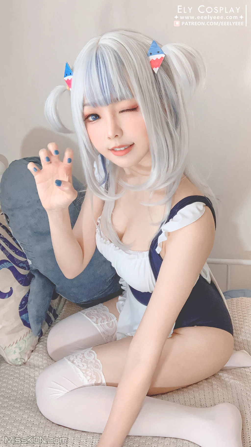 Coser@Ely_eee (ElyEE子)_ Gura Swimsuit [19P]