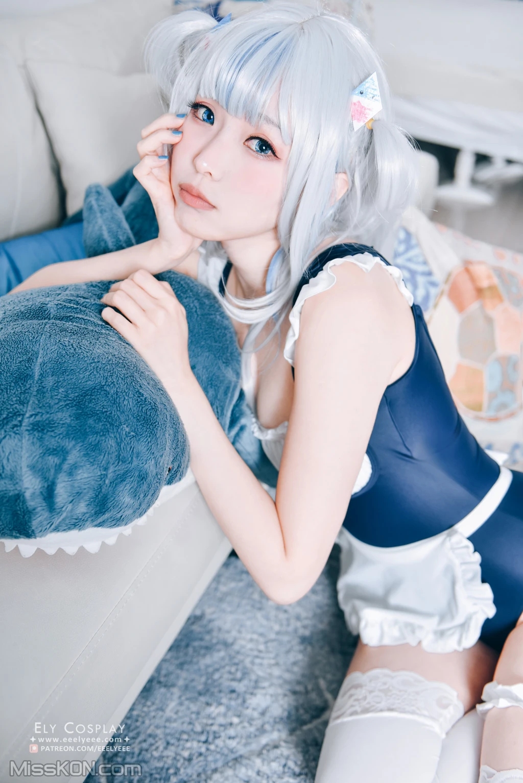 Coser@Ely_eee (ElyEE子)_ Gura Swimsuit [19P]