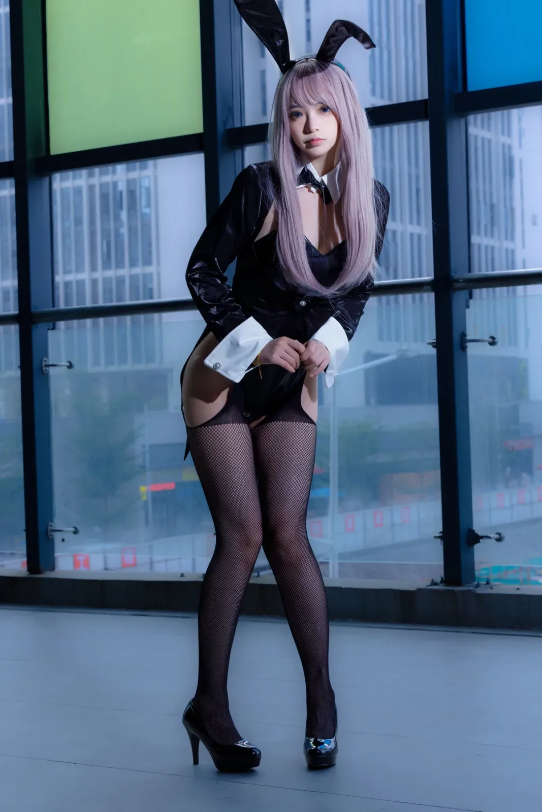 网络美女疯猫ss紫发礼服兔主题性感黑色皮质服饰配黑网吊袜秀完美身材诱惑写真 [42P]