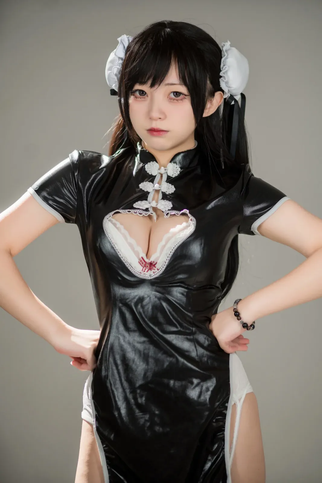 网络美女花铃功夫阿花主题私房性感黑色高开旗袍服饰配白丝吊袜秀完美身材诱惑写真 [123P]