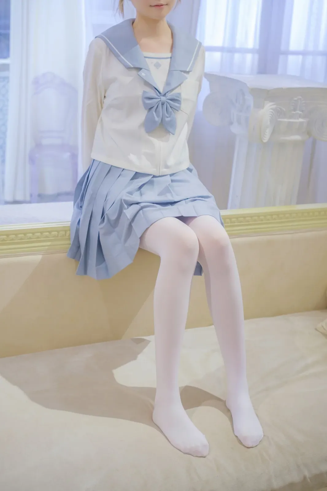 萝莉写真机构森萝财团微风04主题性感白上衣配灰色百褶裙露超薄白丝秀美腿诱惑写真 [102P]