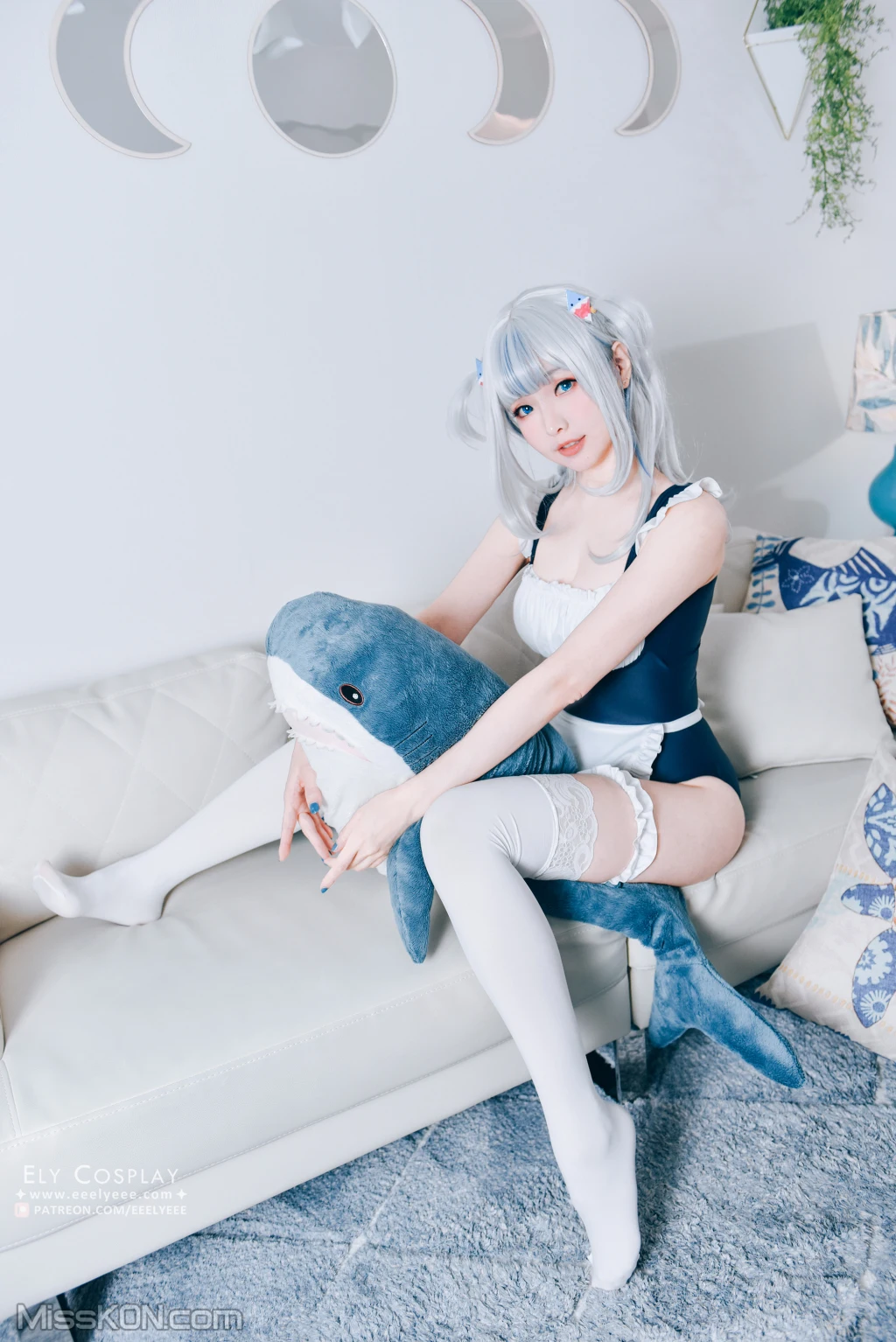 Coser@Ely_eee (ElyEE子)_ Gura Swimsuit [19P]