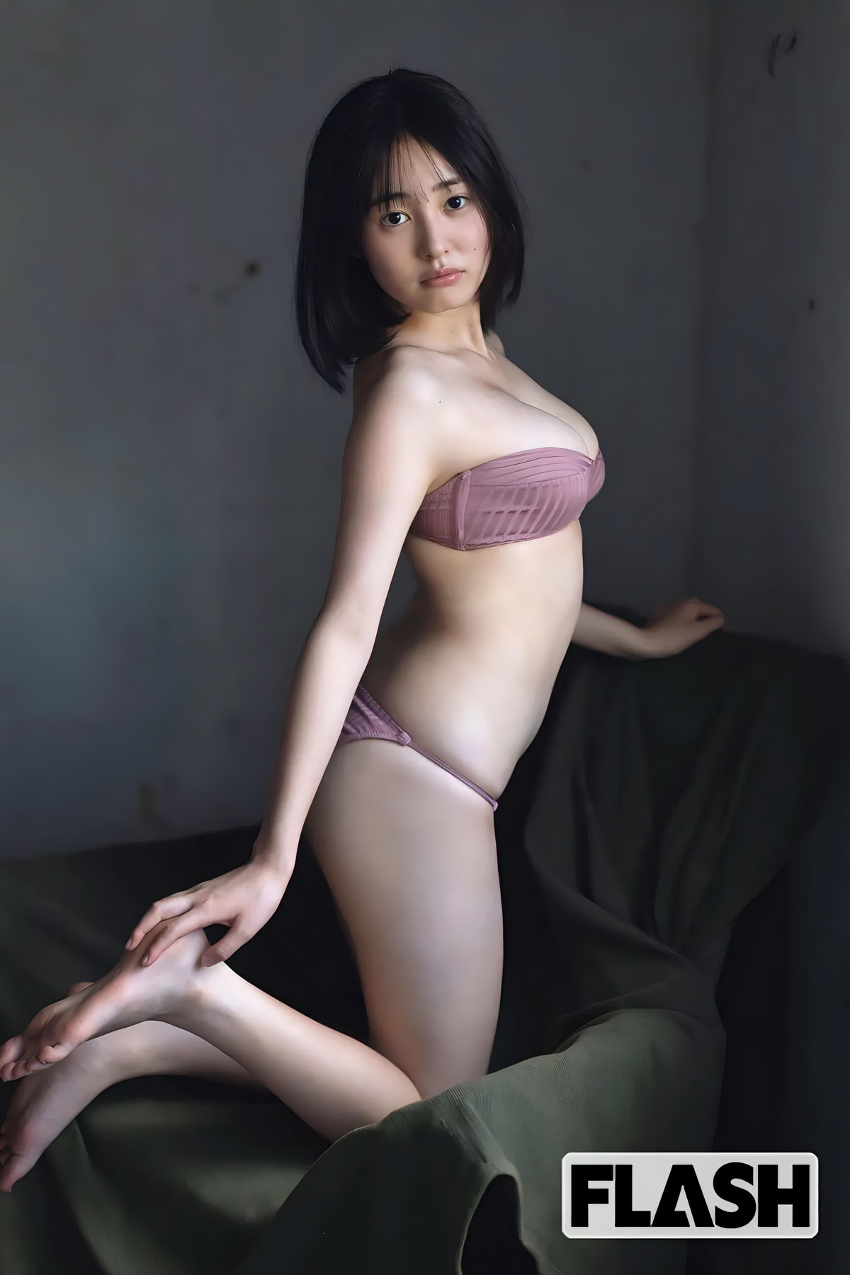 Miu Shirahama 白濱美兎, FLASH 2024.02.13 (フラッシュ 2024年2月13日号) [9P]