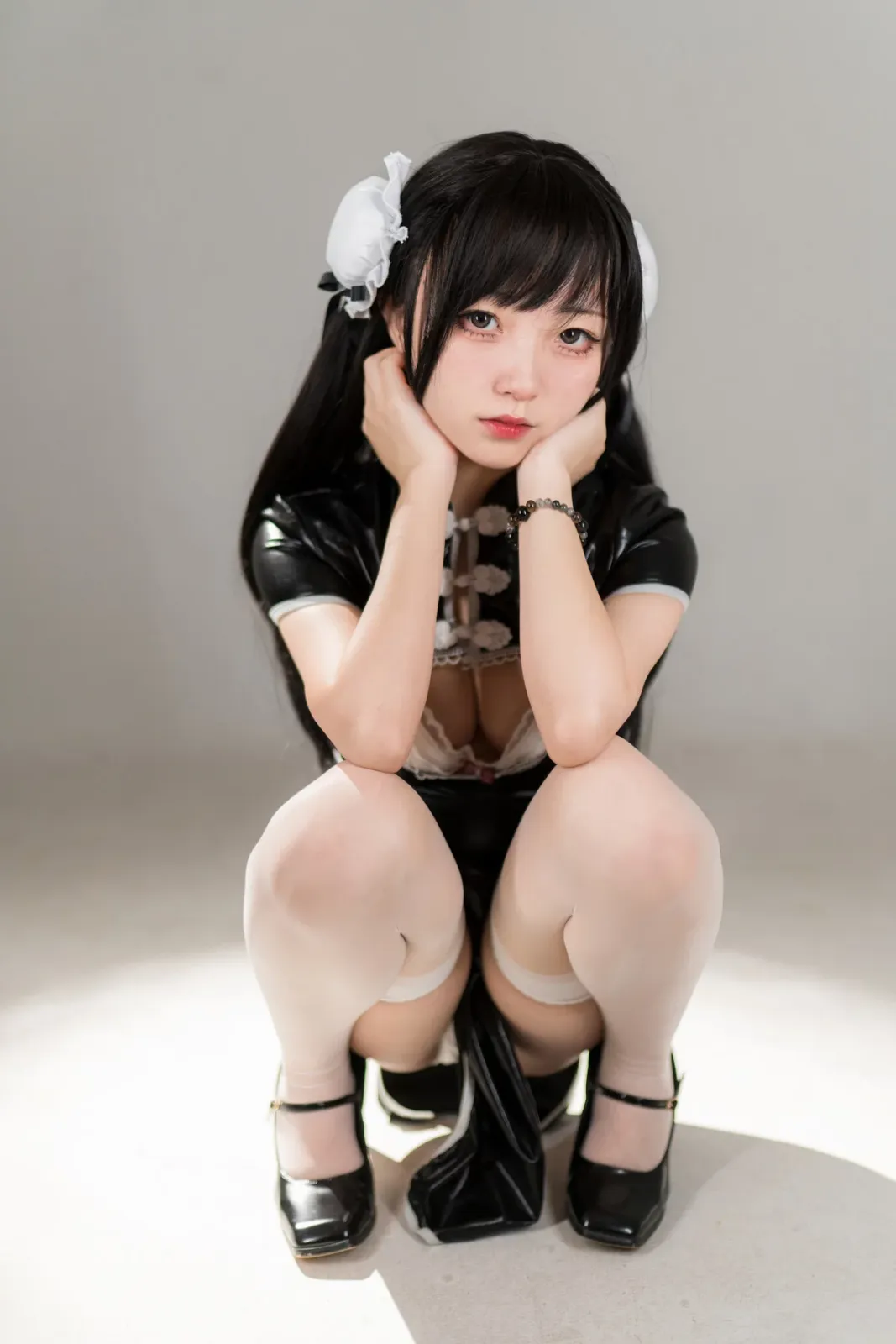 网络美女花铃功夫阿花主题私房性感黑色高开旗袍服饰配白丝吊袜秀完美身材诱惑写真 [123P]