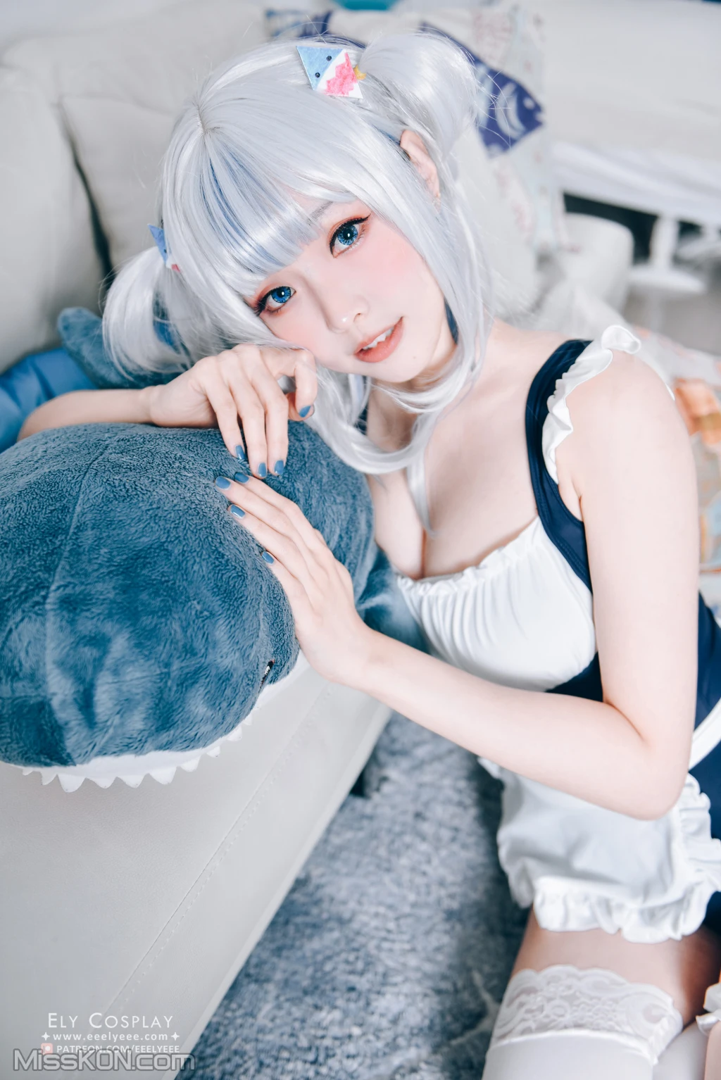 Coser@Ely_eee (ElyEE子)_ Gura Swimsuit [19P]