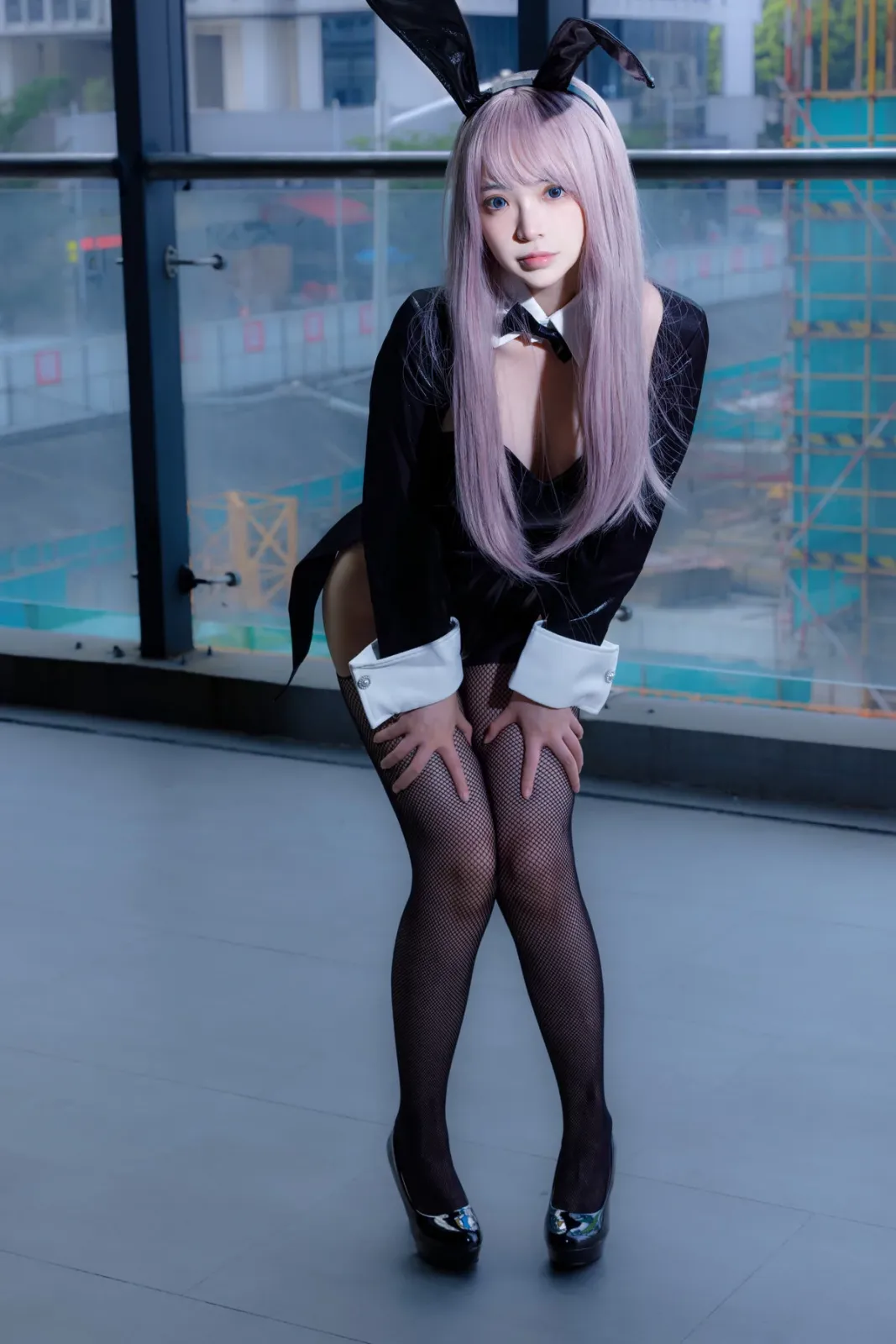 网络美女疯猫ss紫发礼服兔主题性感黑色皮质服饰配黑网吊袜秀完美身材诱惑写真 [42P]