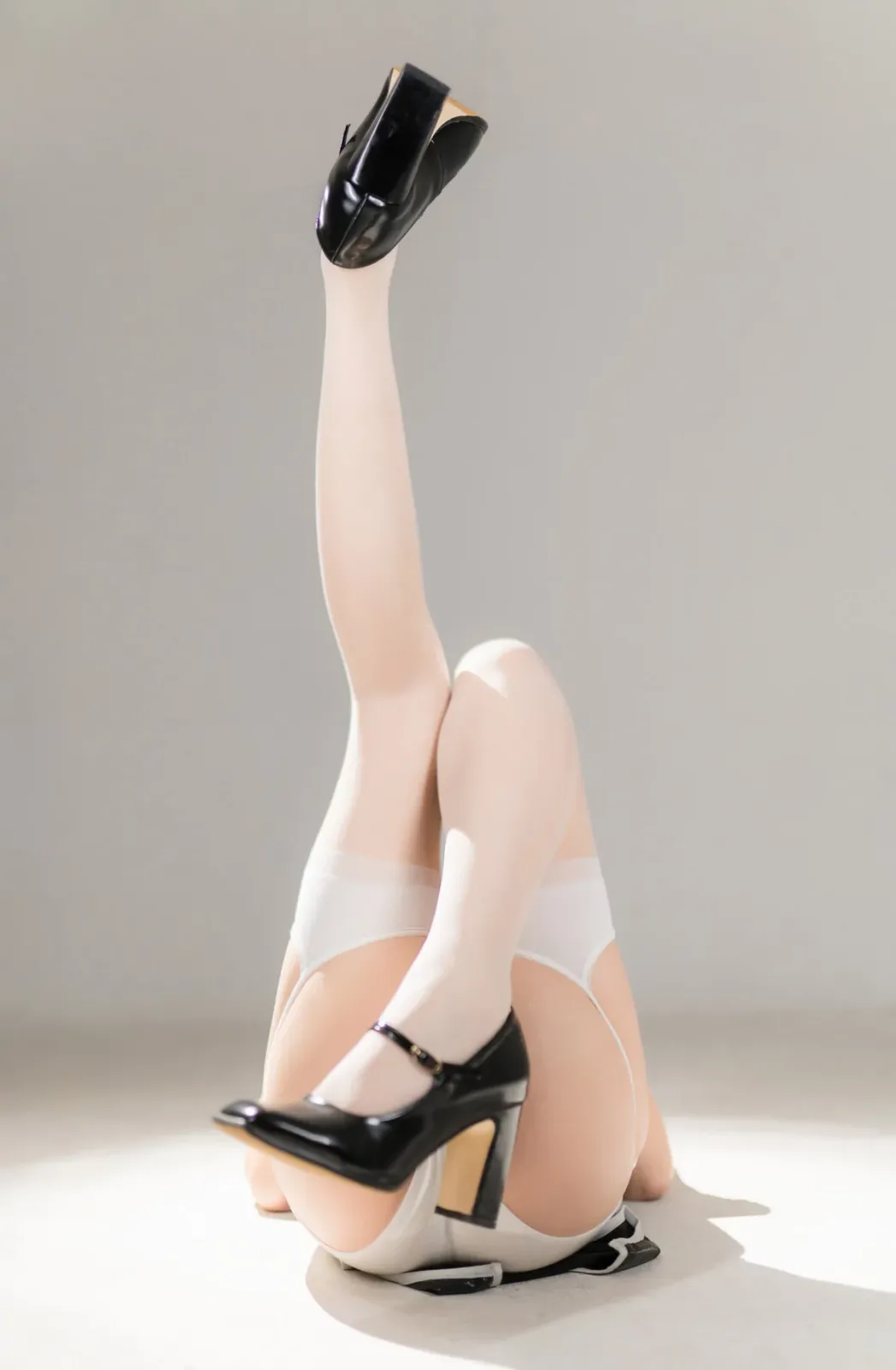 网络美女花铃功夫阿花主题私房性感黑色高开旗袍服饰配白丝吊袜秀完美身材诱惑写真 [123P]