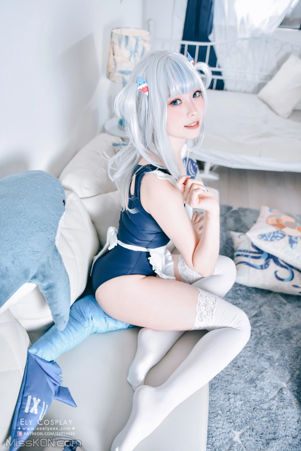 Coser@Ely_eee (ElyEE子)_ Gura Swimsuit [19P]