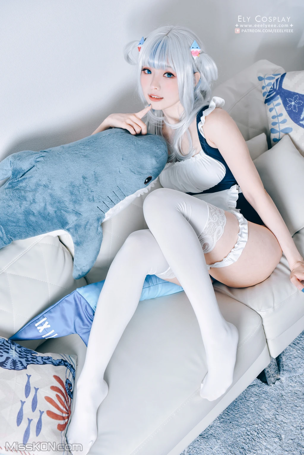 Coser@Ely_eee (ElyEE子)_ Gura Swimsuit [19P]