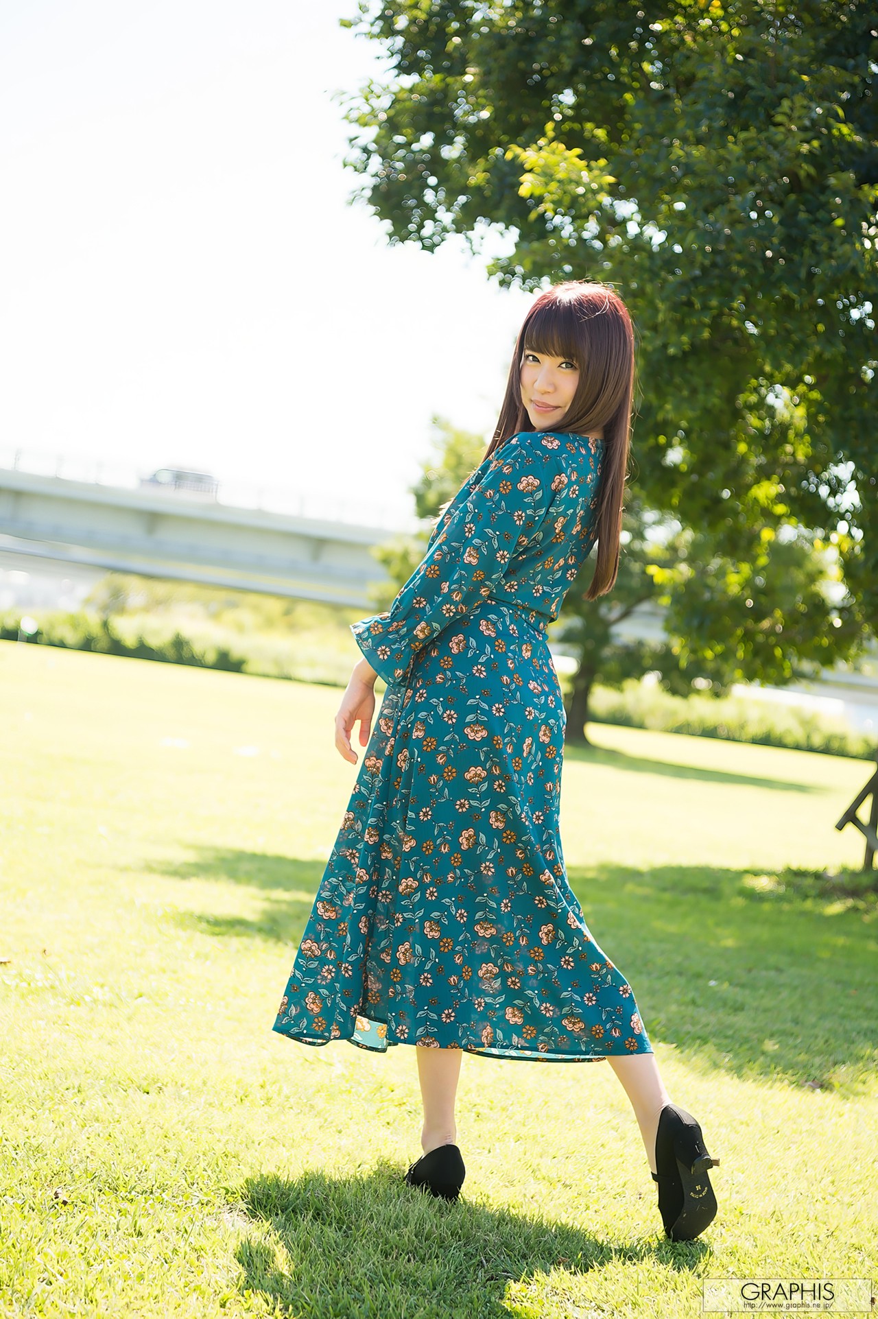 Rin Hatsumi 初美りん, [Graphis] Gals 『Look at me!』 Vol.01 [32P]