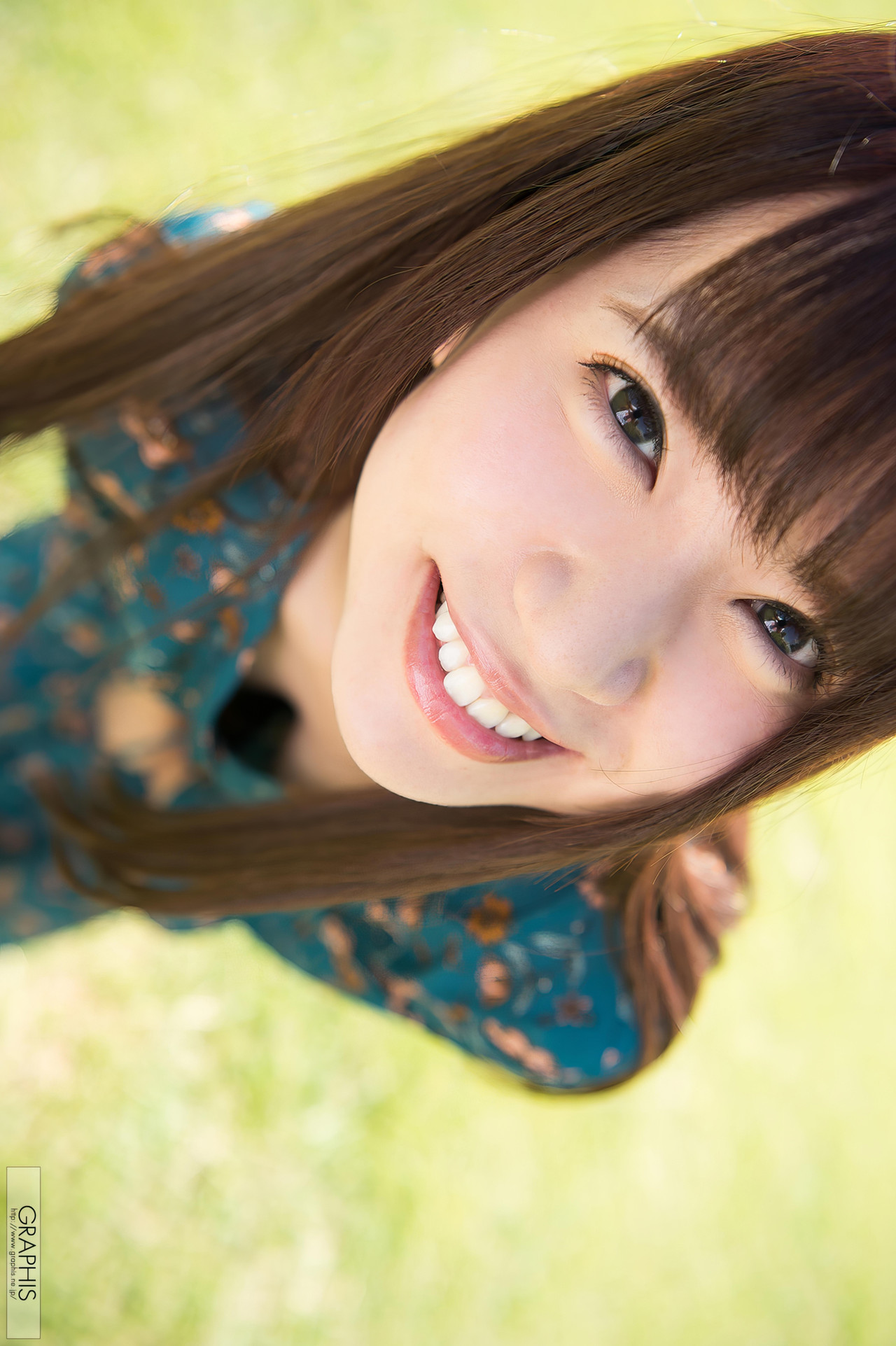 Rin Hatsumi 初美りん, [Graphis] Gals 『Look at me!』 Vol.01 [32P]