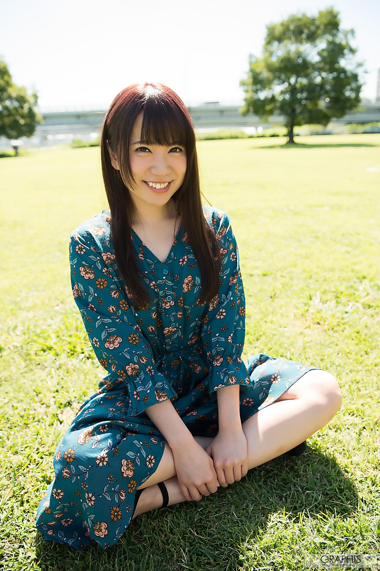 Rin Hatsumi 初美りん, [Graphis] Gals 『Look at me!』 Vol.01 [32P]